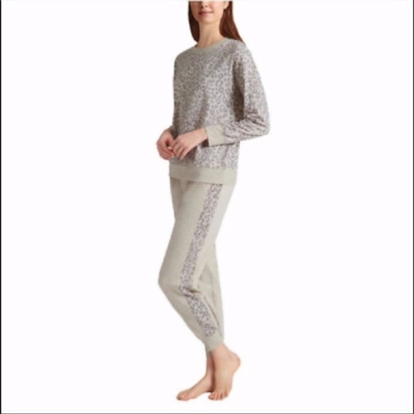 Splendid Tan Cheetah Print Long Sleeve Matching Pajama Set - Picture 2 of 13